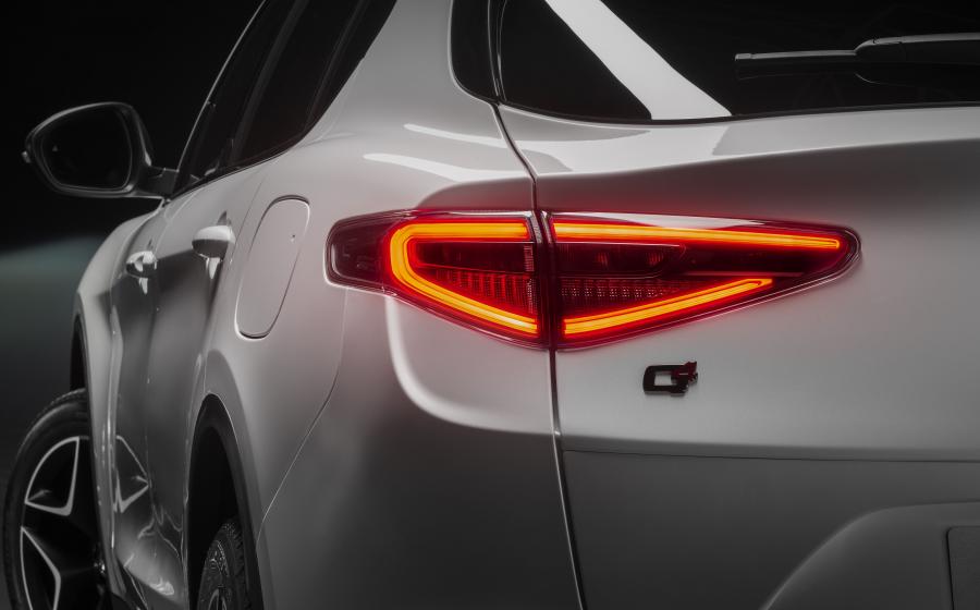 Детали экстерьера Alfa Romeo Stelvio Ti (949) 2019 года  (фото 6 из 12)